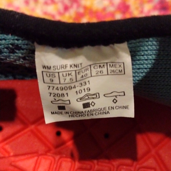 SPEEDO WATER SHOES (9) - Picture 4 of 5